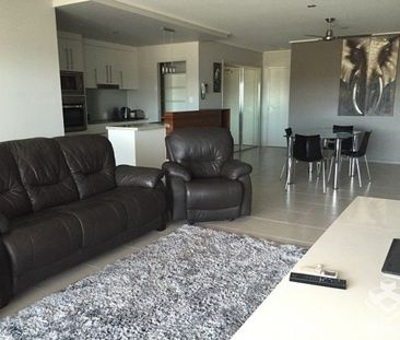 FULLY FURNISHED IN THE HEART OF THE CBD - Photo 4