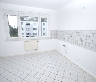 4-Zimmer-Wohnung mit großer Küche und Badewanne, renoviert, ab sofort - Photo 5