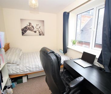 2 bedroom Student Maisonette to rent in Otterburn Villas, Newcastle... - Photo 5
