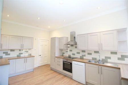 5 bedroom semi-detached house to rent - Photo 5