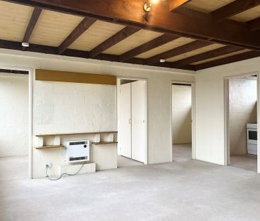 Urban Living in Loft-Style Apartment - Photo 2