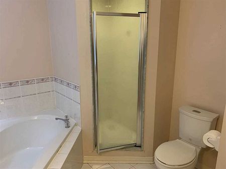 For Lease - 27 Moresby Street, Richmond Hill, Ontario - Photo 4