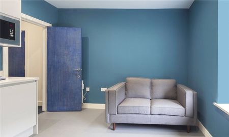 63 Newsome Road, Huddersfield, HD4 - Photo 2