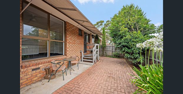 Spacious 2 Bedroom Unit in Ideal Location! - Photo 1