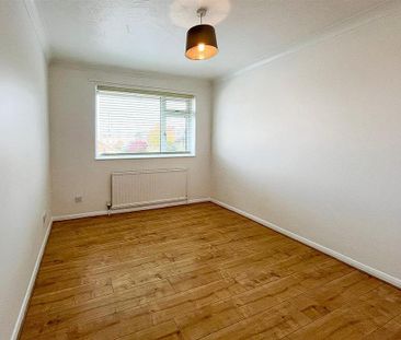 4 bedroom semi-detached house to rent - Photo 4