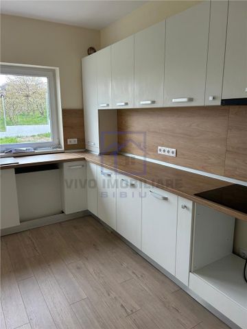 Casa de inchiriat in Sibiu - 4 camere, panorama deosebita, zona Viile Sibiului de inchiriat - Fotografie 3