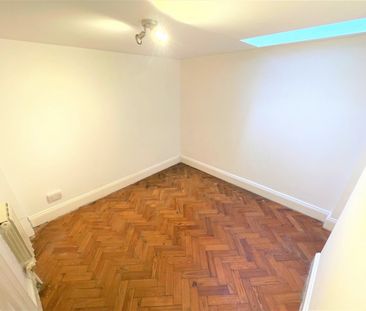 A 2 Bedroom Flat Instruction to Let in Hastings - Photo 1