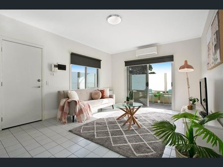 10/827-829 Plenty Road, Reservoir VIC 3073 - Photo 3