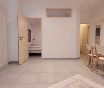 Location Appartement 2 pièces 37m² CANNES 06400 - Photo 3