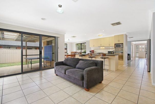 Modern Family Living in a Quiet, Convenient Thurgoona Location - Photo 1