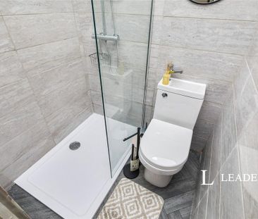 1 bedroom in a house share to rent - Photo 6