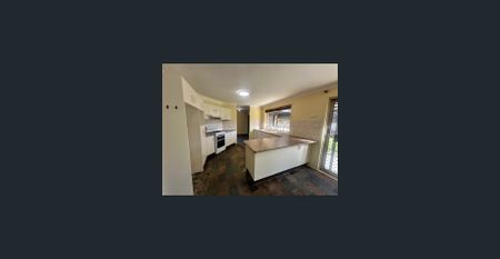 PERFECT FAMILY HOME - Photo 4