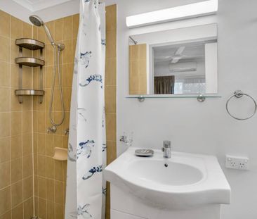 Furnished & Spacious Inner-City Apartment! - Photo 5