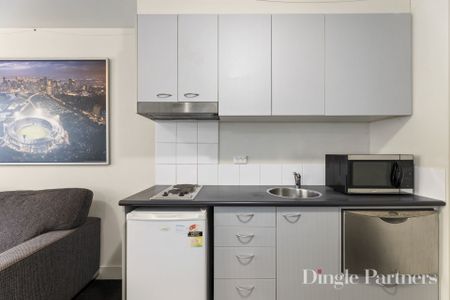 Trendy Urban Living in a Prime Carlton Location! - Photo 4