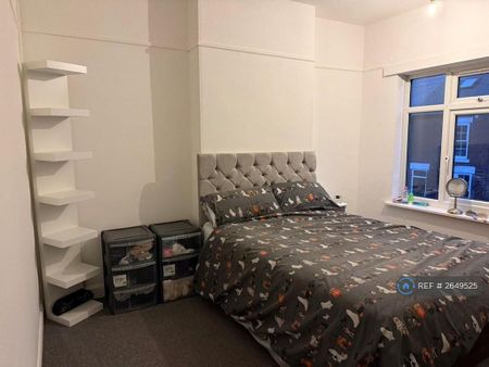 2 bedroom semi-detached house to rent - Photo 4