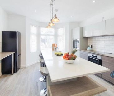 1 bedroom in a house share to rent - Photo 5