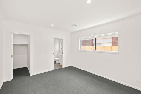 This well-appointed family home has plenty of room for everyone. - Photo 4