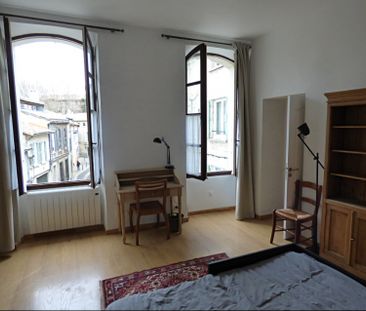 AVIGNON INTRA MUROS: Au coeur du Centre Historique, proche des Hall... - Photo 1