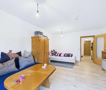 Modernisierte & ruhige 1-Raum-Wohnung mit Balkon in Lengenfeld - Photo 1