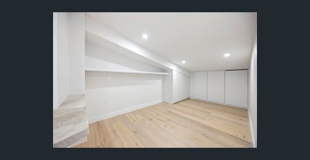 PRIVATE HOUSE-LIKE HARBOURSIDE APARTMENT WITH GLORIOUS VIEWS - Photo 2