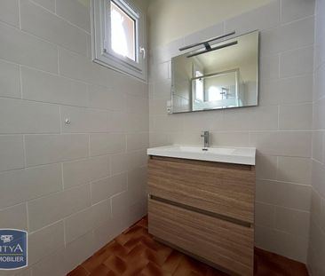 Location Appartement 2 pièces 35m² PORT LA NOUVELLE 11210 - Photo 2