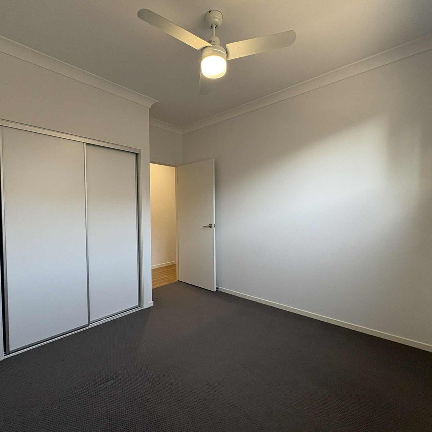 Modern Unit in Sought After Suburb - Photo 1