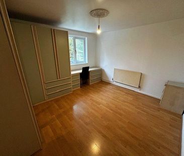 3 bedroom end of terrace house to rent - Photo 4