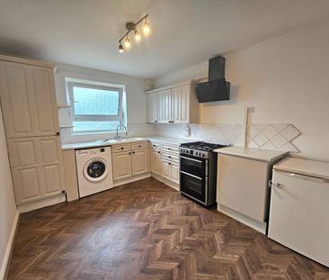 1 Bed Flat, Thornhill Gardens, IG11 - Photo 6