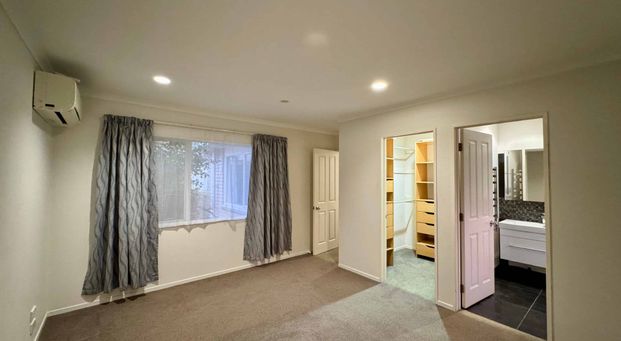 4-BEDROOM IN EAST TAMAKI - Photo 1