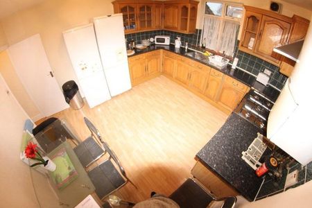 1 bedroom in a house share to rent - Photo 3