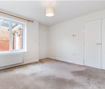 1 bedroom semi-detached house to rent - Photo 2