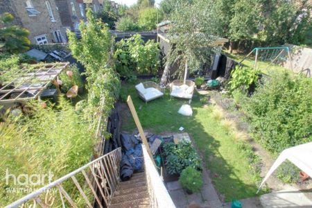 2 bedroom maisonette to rent - Photo 2