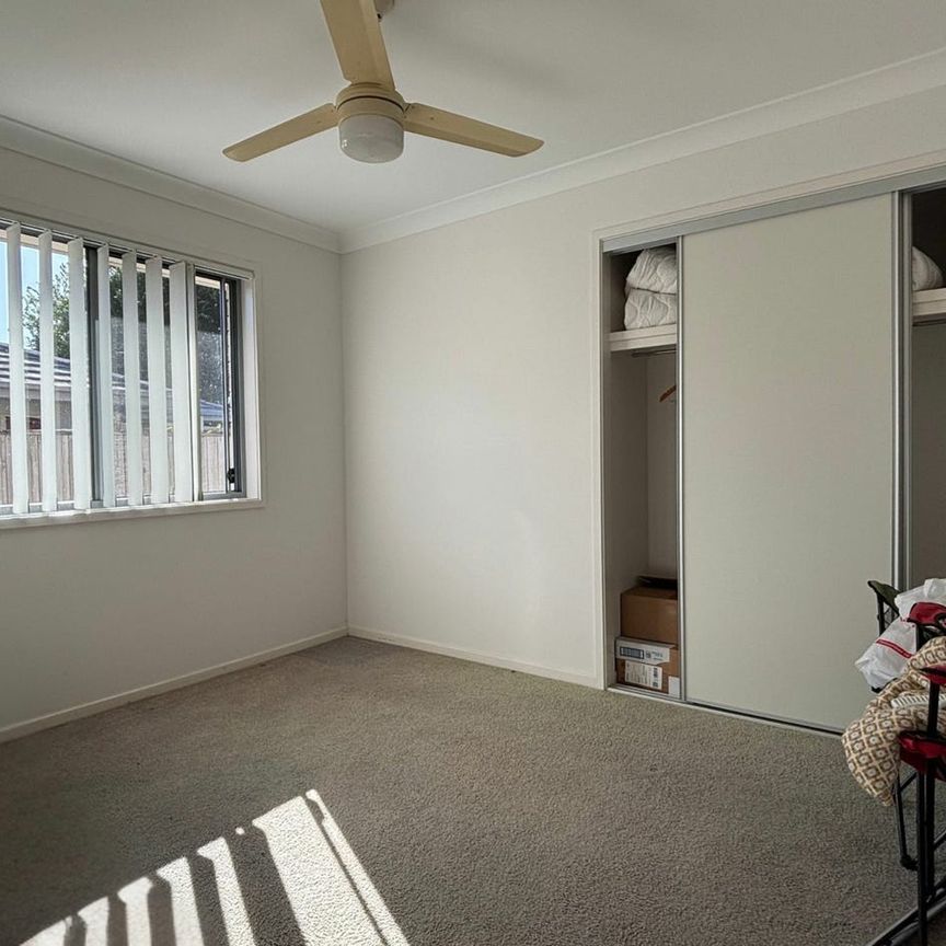 Coastal Living Made Easy – Modern 3-Bedroom Duplex in Peaceful Beachmere - Photo 1