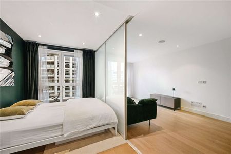 A modern apartment situated within this prestigious development on the River Thames. - Photo 3