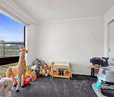 MODERN COMFORT MEETS FAMILY LIVING - Photo 2