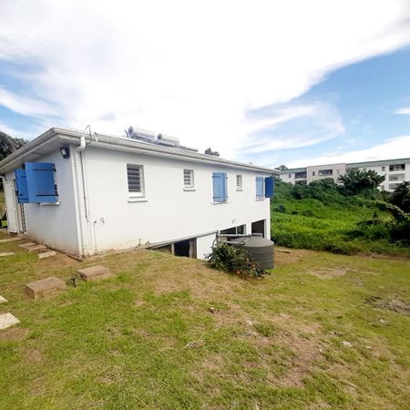Location villa 5 pièces, 100.00m², Le Lamentin - Photo 4