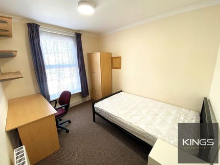 4 bedroom terraced house to rent - Photo 5