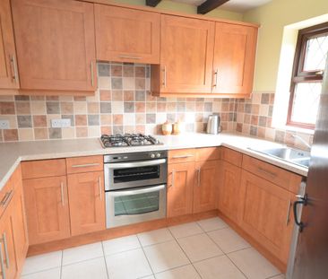 3 bedroom semi-detached house to rent - Photo 4