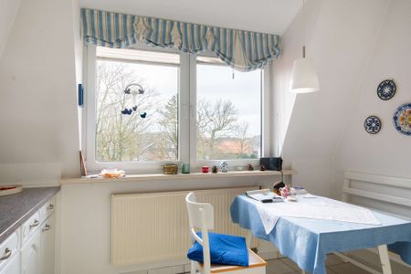 Großzügige Dachgeschosswohnung in zentraler Lage mit Balkon. Obj. 9437 - Photo 3