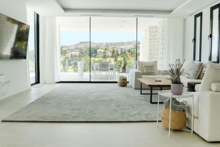 5 bedroom luxury Villa for rent in Benahavís, Andalusia - Photo 2