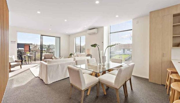 Charming 3BR Townhouse in Glen Innes - Photo 1