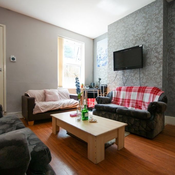 21 Luton Road - Photo 1