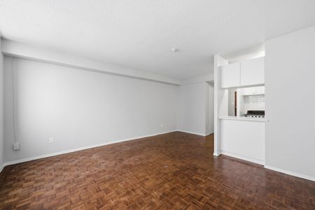 For Lease - 2360 Dundas Street Unit# 2520B, Toronto, Ontario - Photo 3