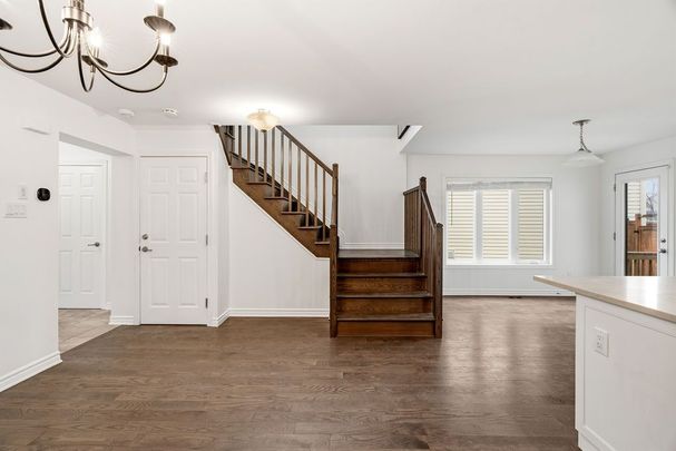 For Lease - 511 Parade Drive, Stittsville - Munster - Richmond, Ontario - Photo 1