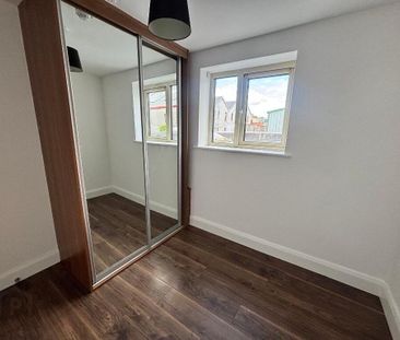 Apt 1, 14 The Square, Warrenpoint, BT34 3JT - Photo 2