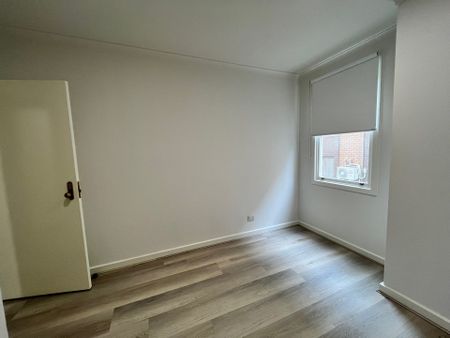 In the Heart of Carlton - Photo 2