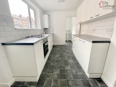 2 Bedroom Flat - Photo 3