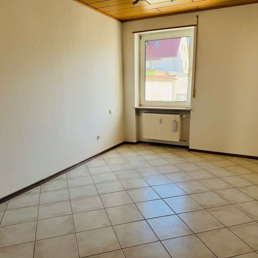 MA-Käfertal – 3-Zimmer-EG-Wohnung mit Balkon, Garage und kleinem Garten - Photo 1