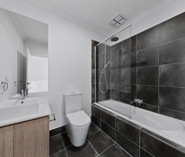 105 Prudence Parade, Point Cook VIC 3030 - House For Rent | Domain - Photo 5