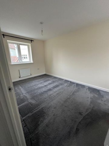 3 bedroom detached house to rent - Photo 3